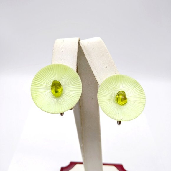 Vintage Pale Green Chip Earrings, Pastel Celluloid Dome on Screw Backs - Picture 7 of 7